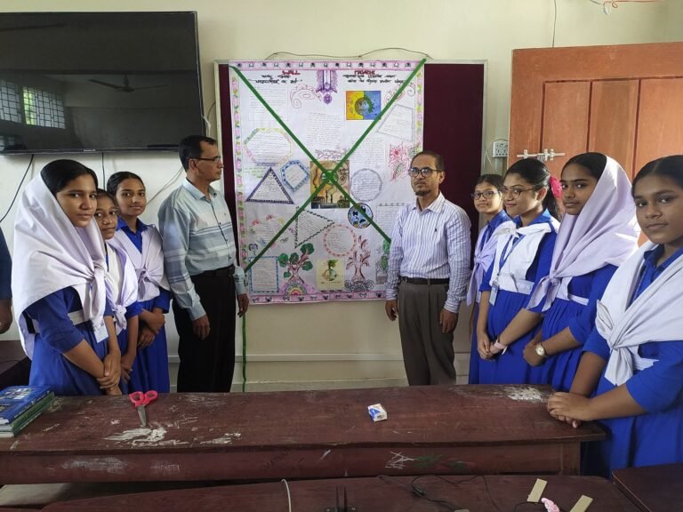 সরকারি নির্দেশনায় জলবায়ু পরিবর্তন বিষয়ক দেওয়ালিকা প্রকাশ, উপস্থিত বক্তৃতার পুরস্কার বিতরণের স্থির চিত্র।
